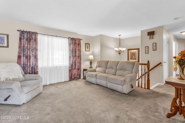 41 W Connecticut Concourse, Jackson, NJ 08527