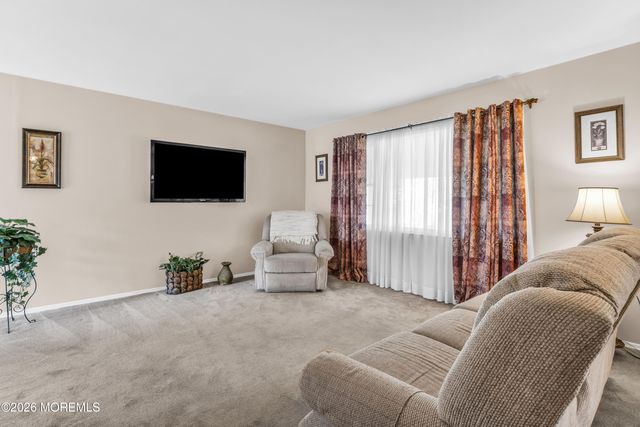 41 W Connecticut Concourse, Jackson, NJ 08527