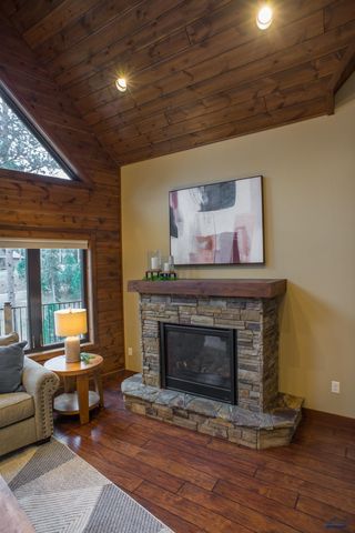 11132 BOGEY CIR, Lead, SD 57747