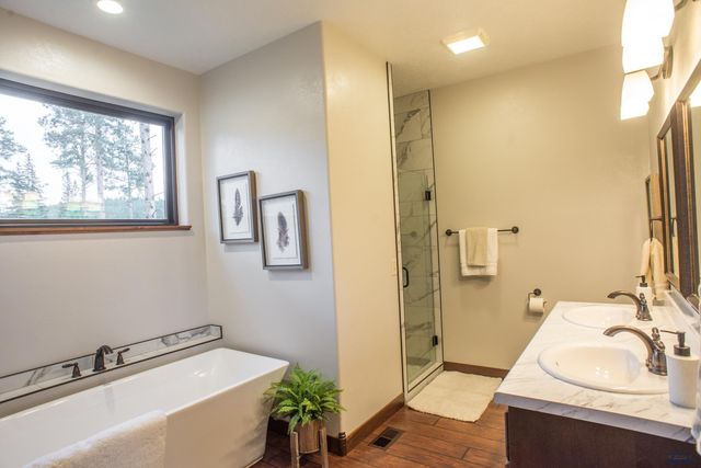 11132 BOGEY CIR, Lead, SD 57747