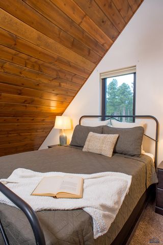 11132 BOGEY CIR, Lead, SD 57747