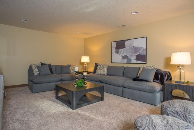 11132 BOGEY CIR, Lead, SD 57747