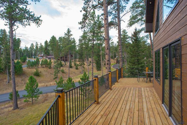 11132 BOGEY CIR, Lead, SD 57747