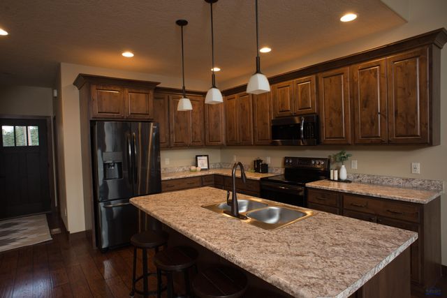 11132 BOGEY CIR, Lead, SD 57747