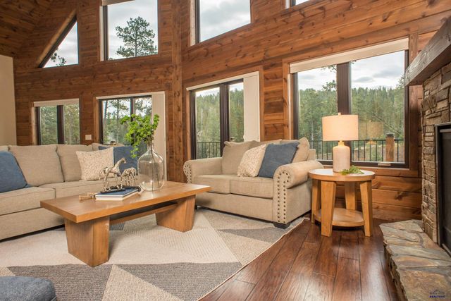 11132 BOGEY CIR, Lead, SD 57747