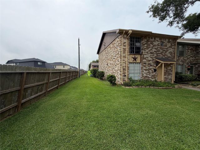 1524 Poplar Cove Street, La Porte, TX 77571