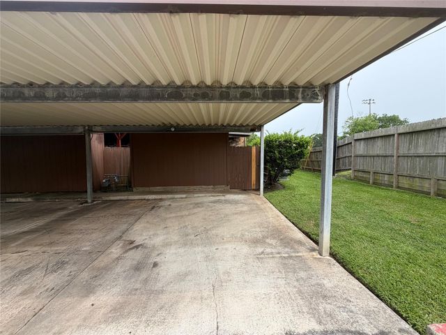 1524 Poplar Cove Street, La Porte, TX 77571