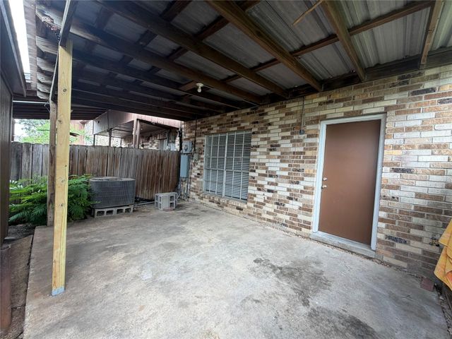 1524 Poplar Cove Street, La Porte, TX 77571