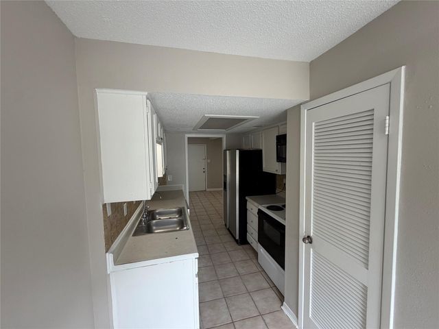 1524 Poplar Cove Street, La Porte, TX 77571