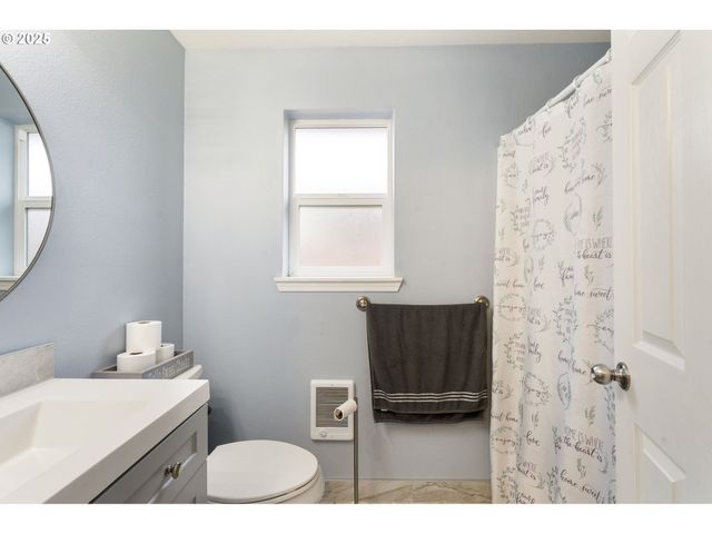 453 N 11TH St, St Helens, OR 97051