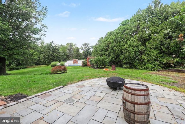 7710 MANOR DR, Harrisburg, PA 17112