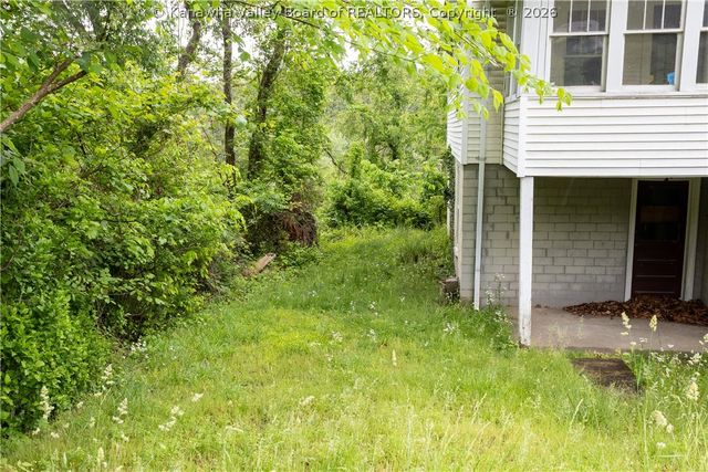 127 Bailes Drive, Nitro, WV 25143