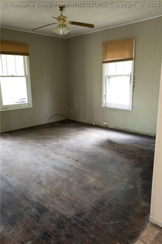 127 Bailes Drive, Nitro, WV 25143