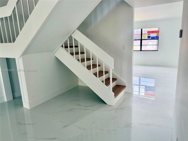 2601 N 40th Avenue A9, Hollywood, FL 33021