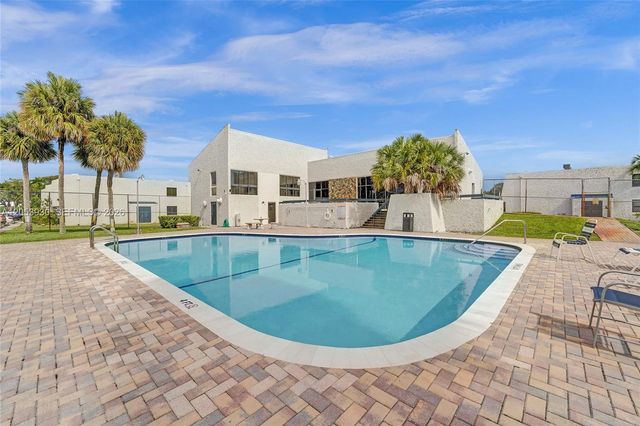 2601 N 40th Avenue A9, Hollywood, FL 33021