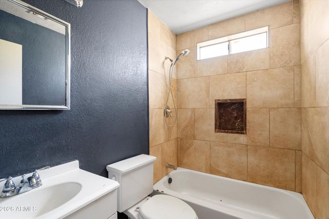 21701 W GRIFFIN Avenue, Wittmann, AZ 85361