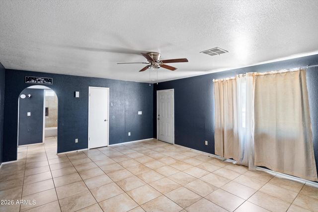 21701 W GRIFFIN Avenue, Wittmann, AZ 85361