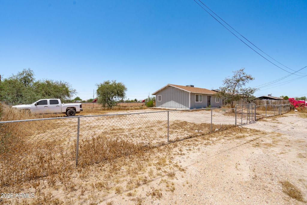 21701 W GRIFFIN Avenue, Wittmann, AZ 85361 — photo 3