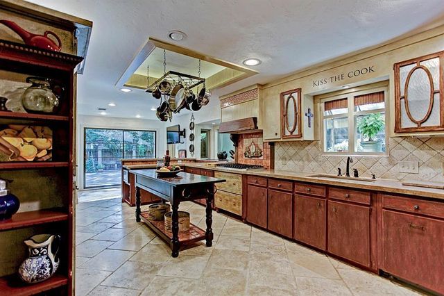 2607 Crossvine Circle, The Woodlands, TX 77380