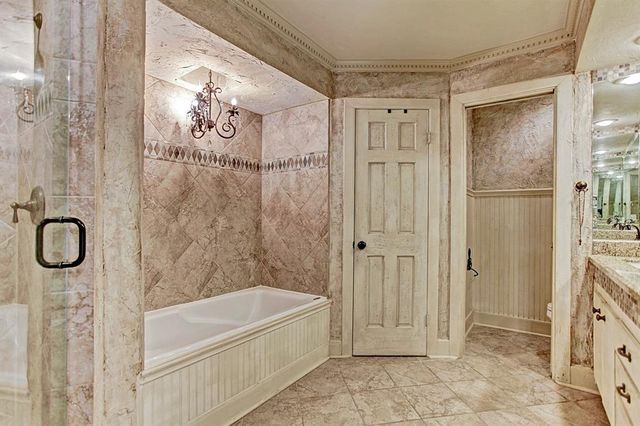 2607 Crossvine Circle, The Woodlands, TX 77380