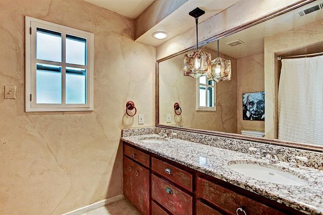 2607 Crossvine Circle, The Woodlands, TX 77380