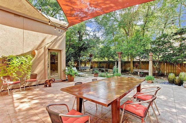 2607 Crossvine Circle, The Woodlands, TX 77380