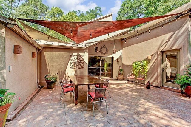 2607 Crossvine Circle, The Woodlands, TX 77380