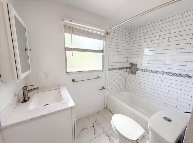 2905 E CHELSEA STREET, Tampa, FL 33610