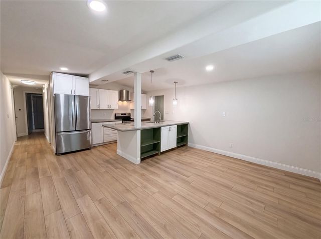2905 E CHELSEA STREET, Tampa, FL 33610