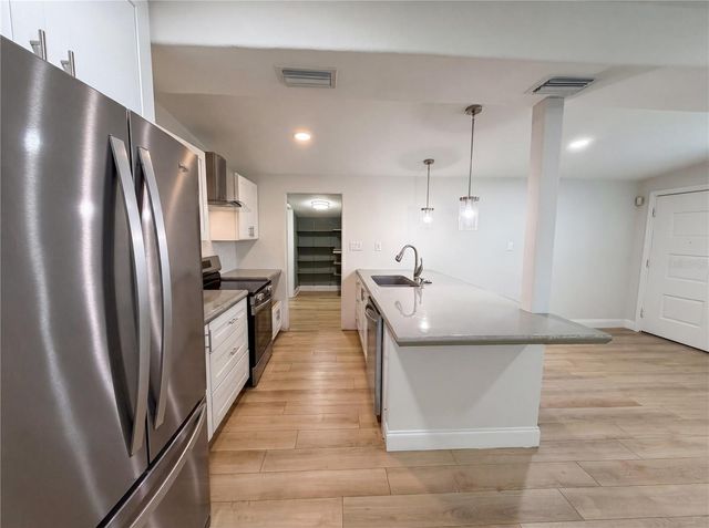 2905 E CHELSEA STREET, Tampa, FL 33610