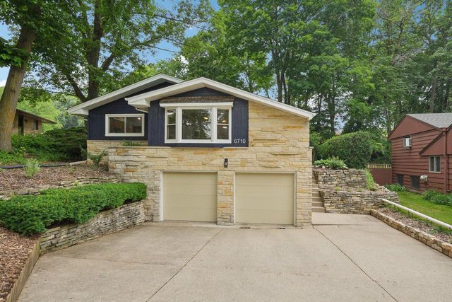6710 Dellrose COURT, Greendale, WI 53129