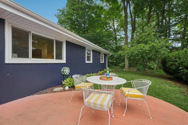 6710 Dellrose COURT, Greendale, WI 53129
