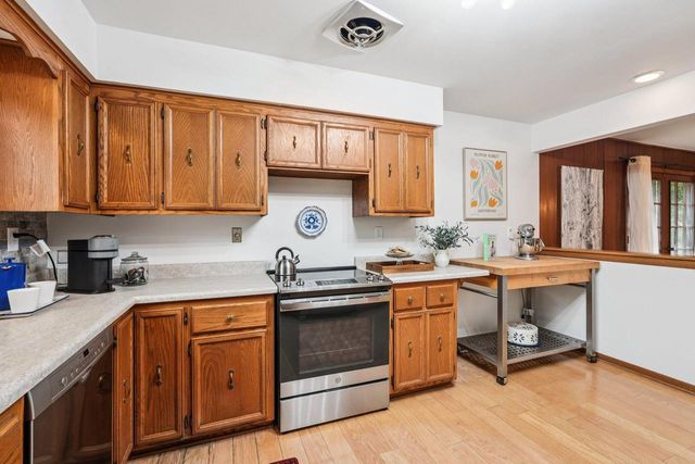 6710 Dellrose COURT, Greendale, WI 53129