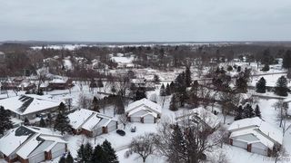 7968 Divot Drive E 5, Waterford Charter Township, MI 48327