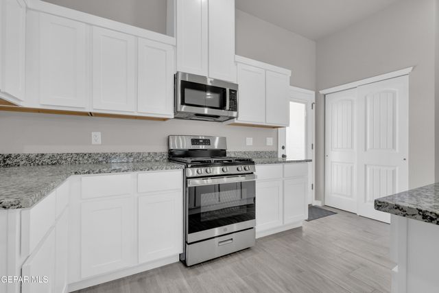 624 Hesse Drive, Socorro, TX 79927