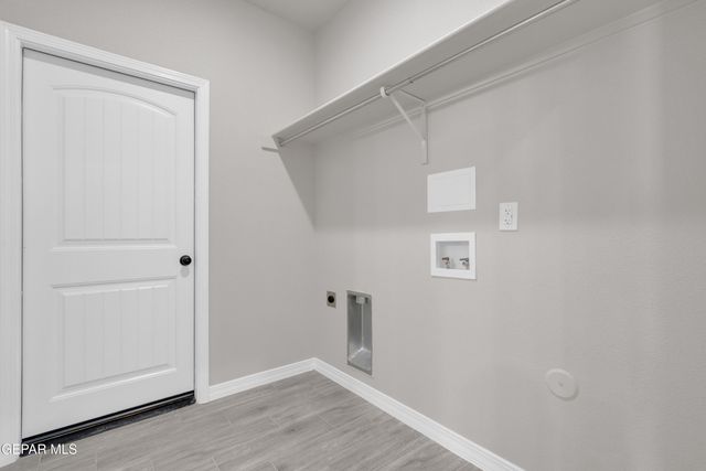 624 Hesse Drive, Socorro, TX 79927