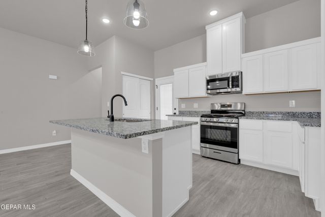 624 Hesse Drive, Socorro, TX 79927