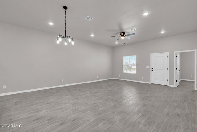 624 Hesse Drive, Socorro, TX 79927