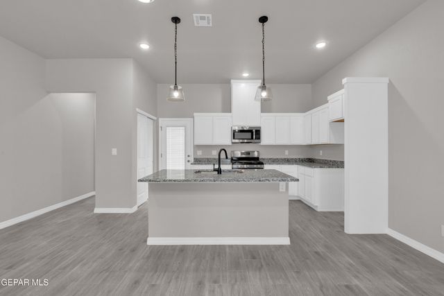 624 Hesse Drive, Socorro, TX 79927