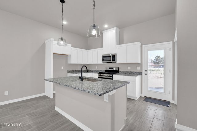 624 Hesse Drive, Socorro, TX 79927