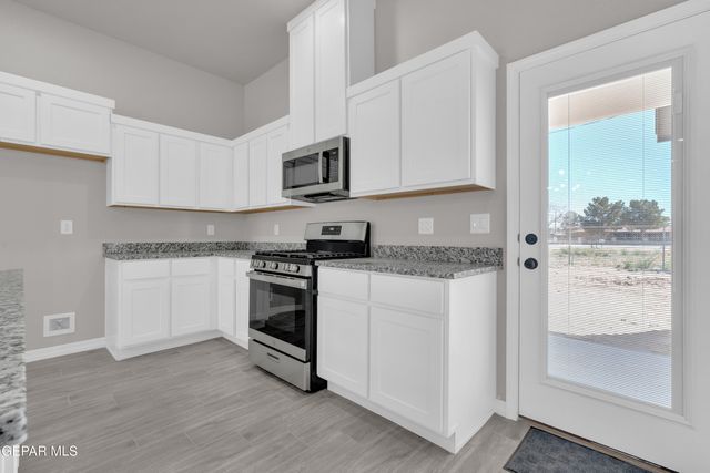 624 Hesse Drive, Socorro, TX 79927