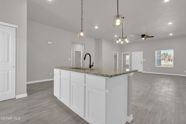 624 Hesse Drive, Socorro, TX 79927