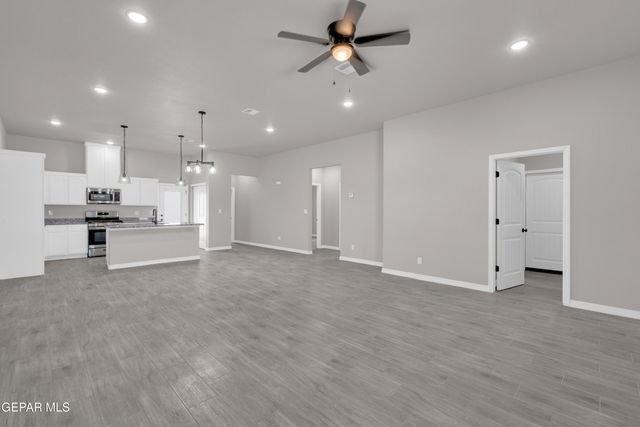 624 Hesse Drive, Socorro, TX 79927