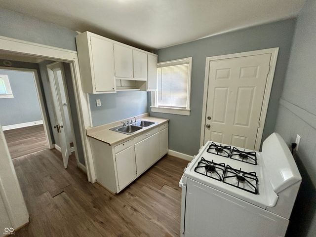 2909 E Brookside Avenue, Indianapolis, IN 46218