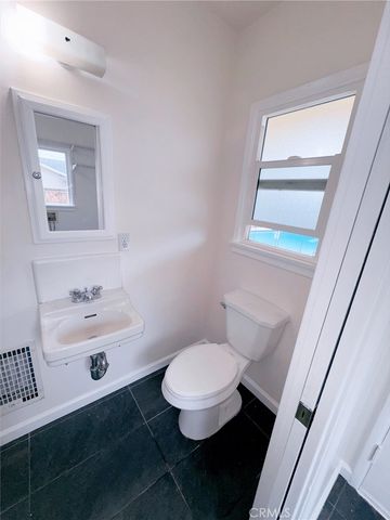 836 E Whitcomb, Glendora, CA 91741