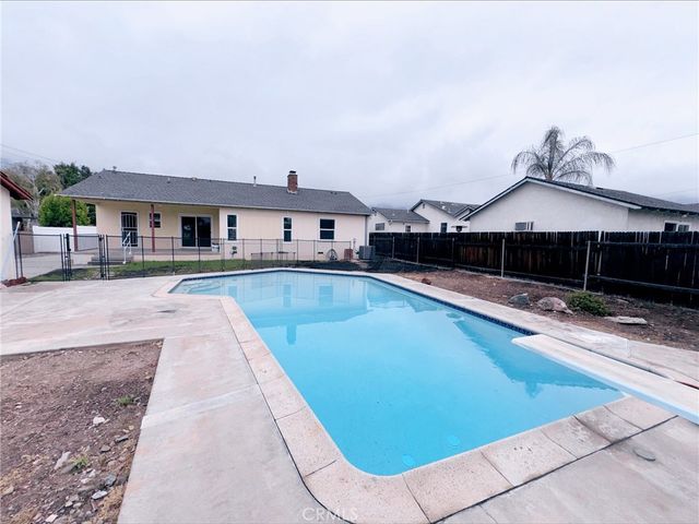 836 E Whitcomb, Glendora, CA 91741