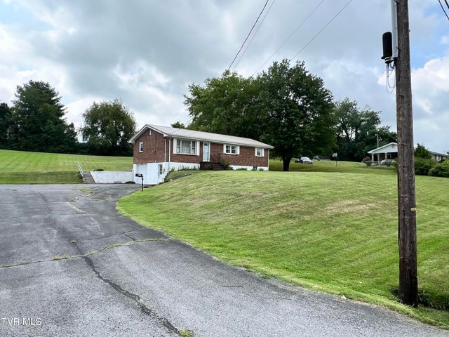 3999 Weaver Pike, Bluff City, TN 37618