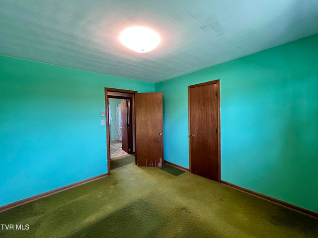 3999 Weaver Pike, Bluff City, TN 37618