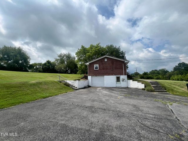 3999 Weaver Pike, Bluff City, TN 37618