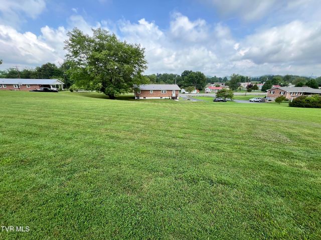 3999 Weaver Pike, Bluff City, TN 37618